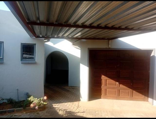 3 BEDROOM HOUSE FOR SALE IN SOSHANGUVE K